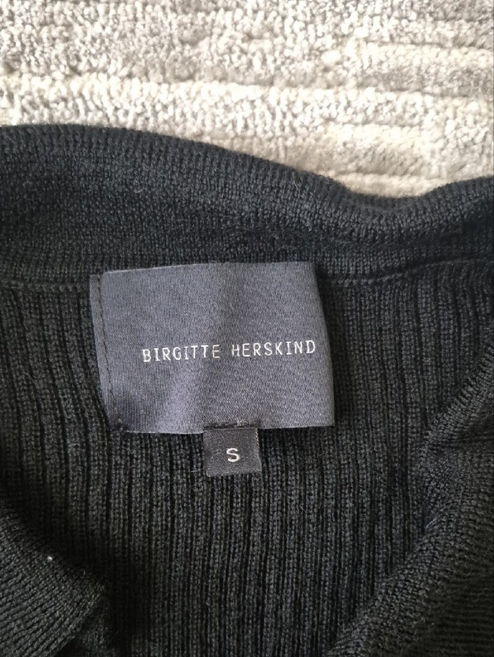 Black Ribbed V-Neck Collared Sweater - Picture 2 of 3